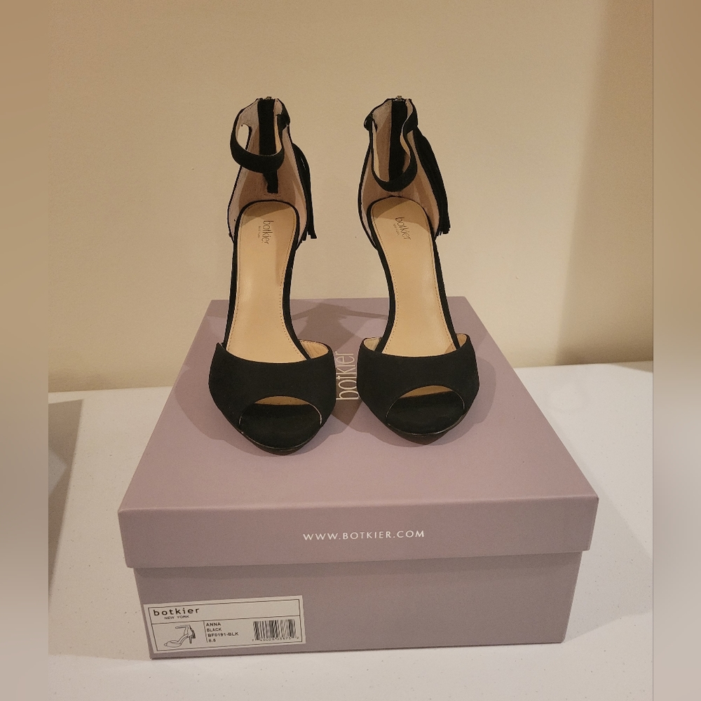 Botkier Black Suede heels In Size 8.5